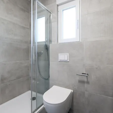 Apartamento By The Sea Privlaka, Zadar - 23479 *